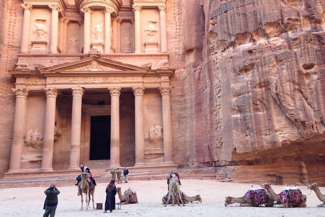 Day Tour to Petra by Bus from Tel Aviv - Across Wadi Araba and the Jordanian desert