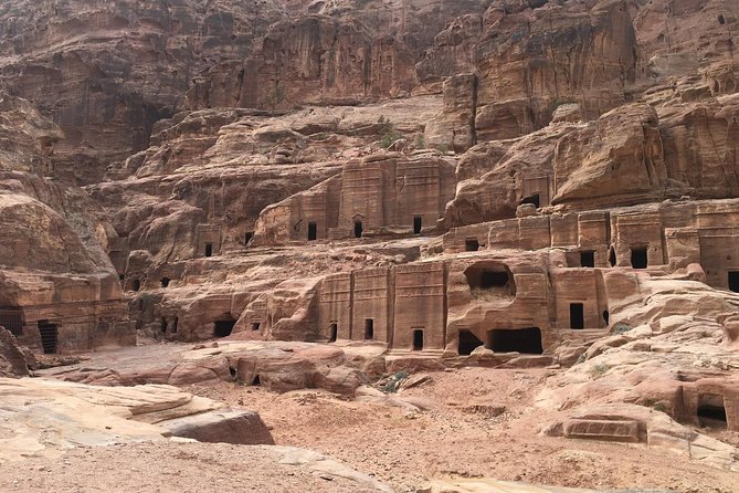 Day tour to Petra from Jerusalem - Entering Petra through the Siq