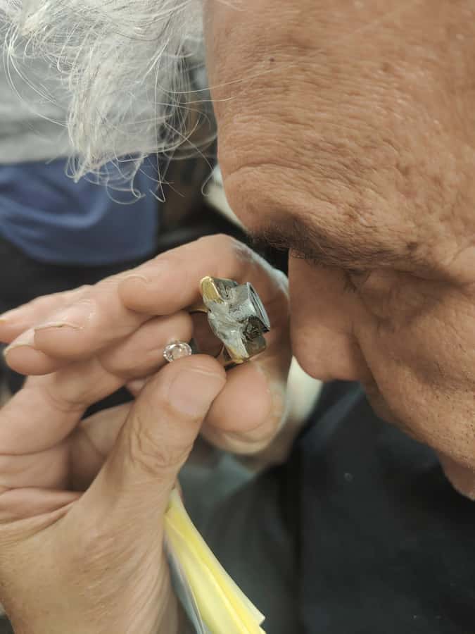 Exclusive Private Tour in The Israel Diamond Exchange - The gemology lesson and the famous four Cs