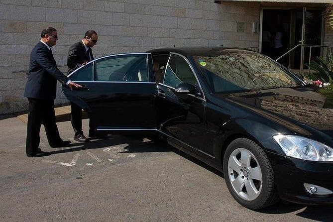 Fast Track VIP Service at TLV Ben Gurion airport in Tel Aviv, Israel - How the luggage assistance changes the arrival