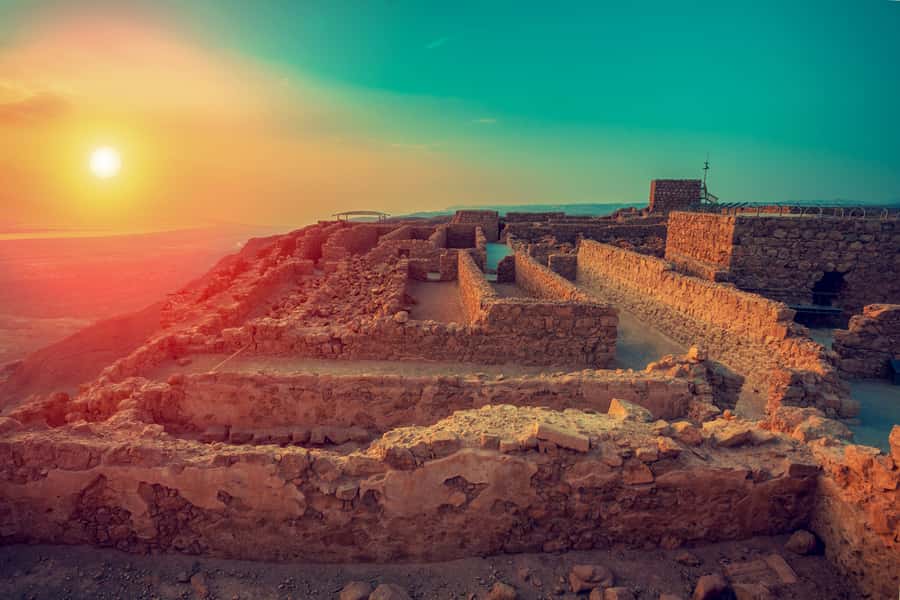 From Jerusalem: Masada&Dead Sea Tour INCLUDING ENTRANCE FEES - Masada by cable car, with the desert below