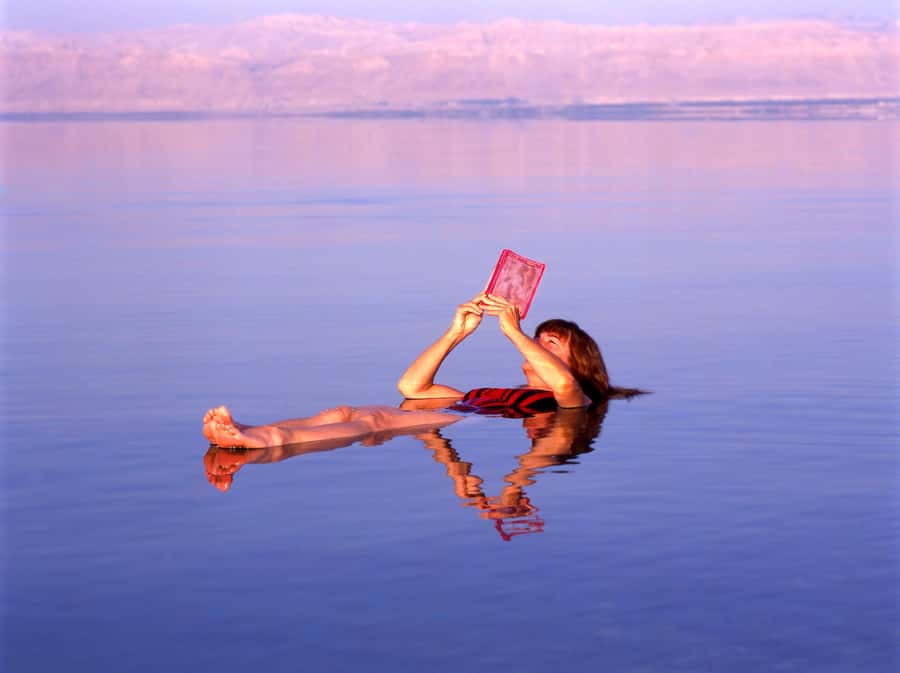 From Jerusalem: Relaxing Dead Sea Spa & Sightseeing Day Tour - The descent through the Judean Desert