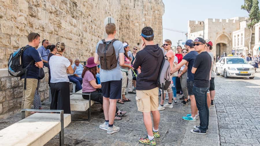 Jerusalem: Guided Walking Tour of the Old City - What the guide adds to a difficult city