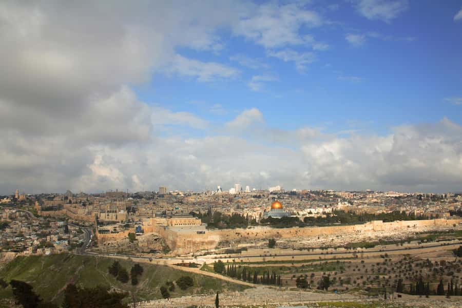 Jerusalem: Half-Day Tour from Tel Aviv - Entering the Old City through its quarters