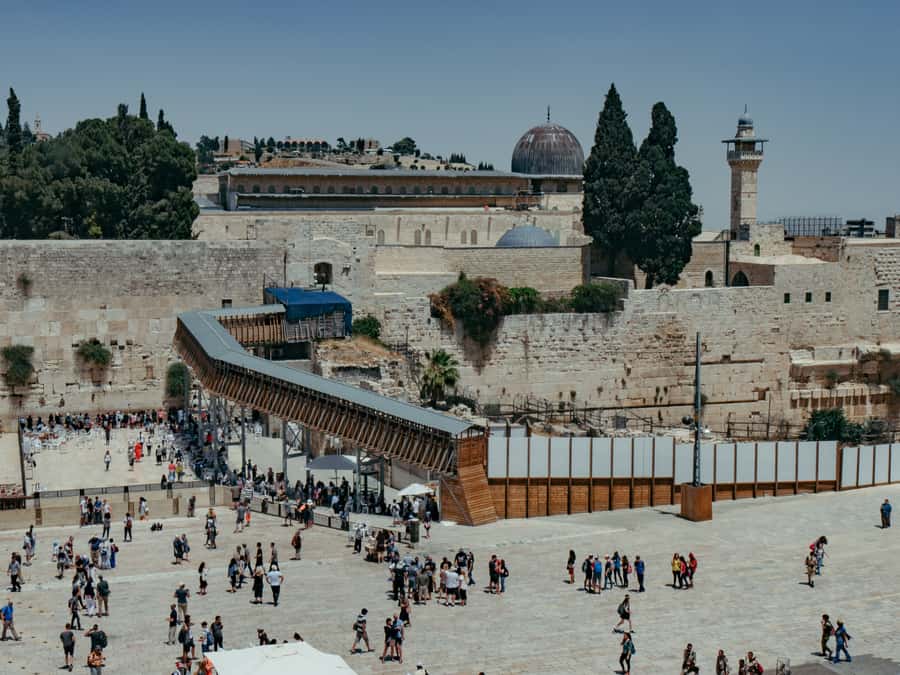 Jerusalem: Half-Day Tour from Tel Aviv - Guides, languages, and the human factor