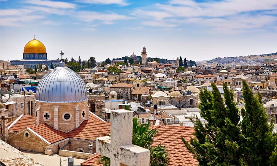 Jerusalem: Old City Highlights Tour - The Old City bazaar and its colorful streets