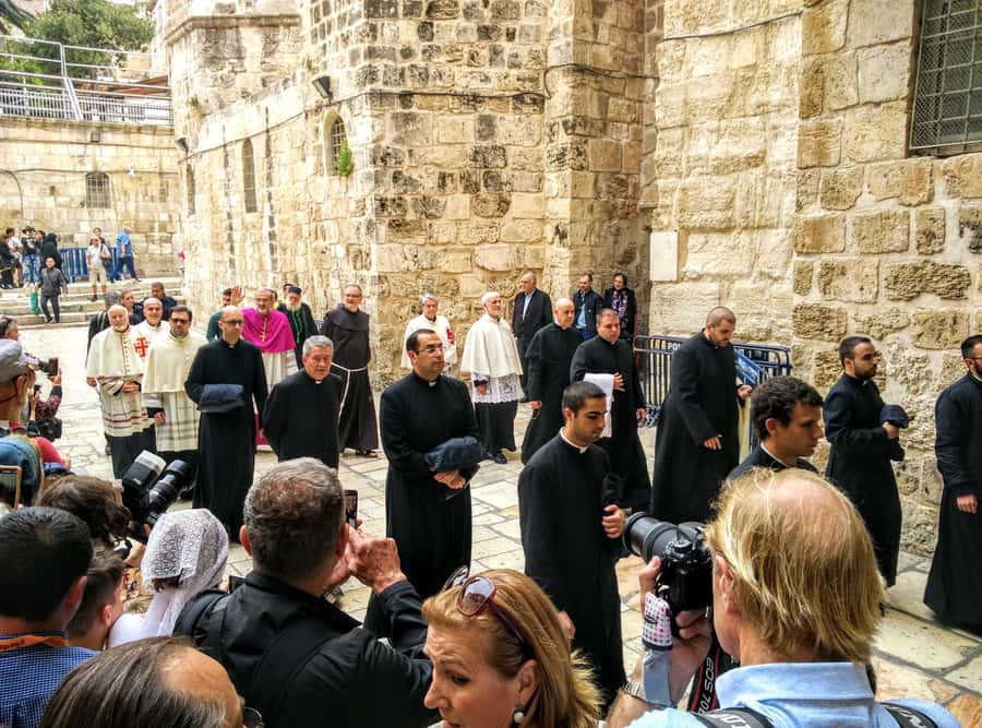 Jerusalem: Old City Private Walking Tour of Religious Sites - Clothing, timing, and practical limits