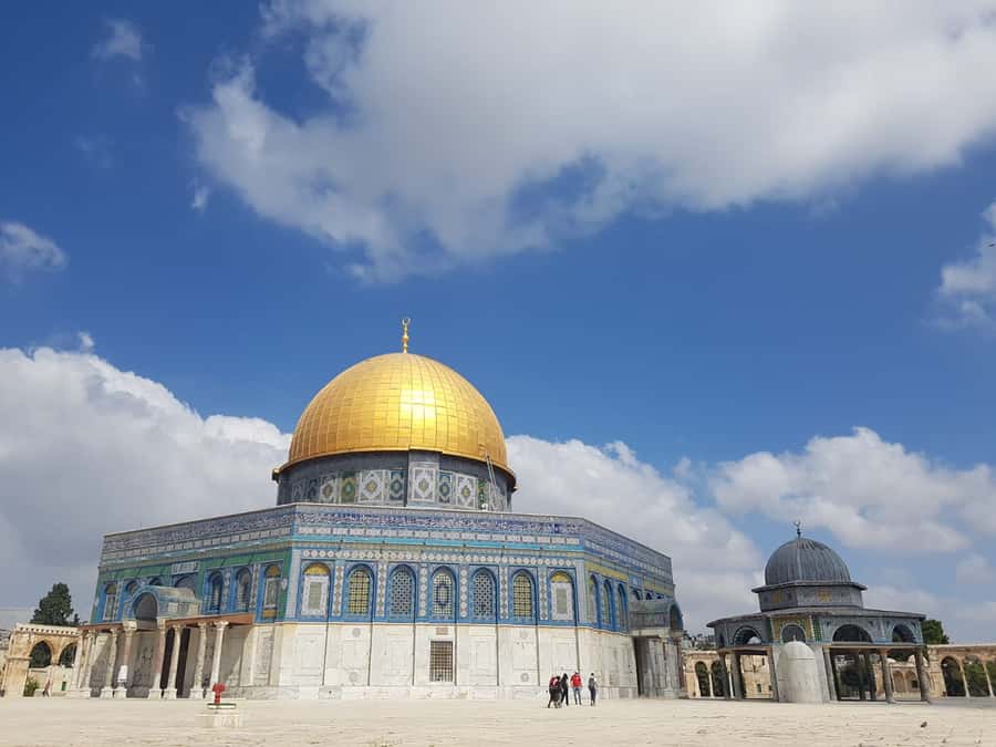 Jerusalem: Old City Walking Tour with Private Option - The Jewish Quarter, Cardo Street, and Synagogues Square