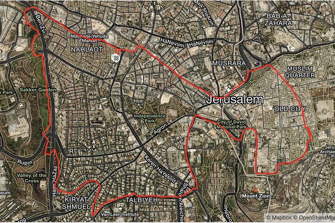 Jerusalem Running Tour-Experience the unique vibes of Jerusalem in your sneakers - A brief stop at the Western Wall