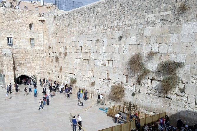 Jerusalem: The Center of the Universe - Walk the "Holy City" with GaryTheGuide - The Church of the Holy Sepulchre and its layered artwork