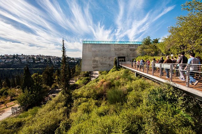 Jerusalem Yad Vashem Holocaust History Museum Tour - Why the $12 guided visit makes sense