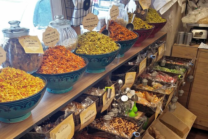 Levinsky Market Tasting Tour - What makes this different from a solo market visit