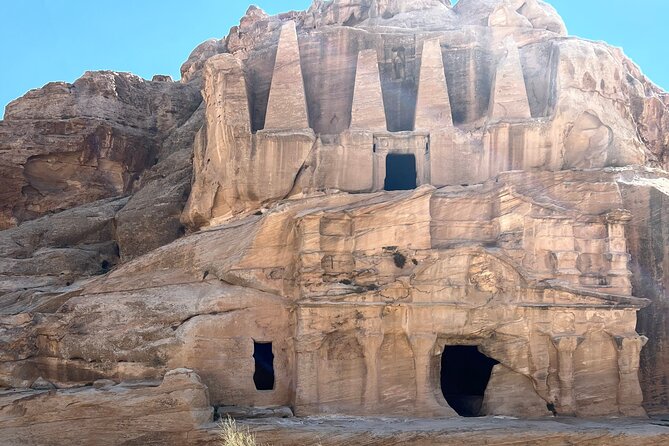 Petra 1-Day Tour from Eilat + FREE Traditional Lunch - The desert drive into Jordan