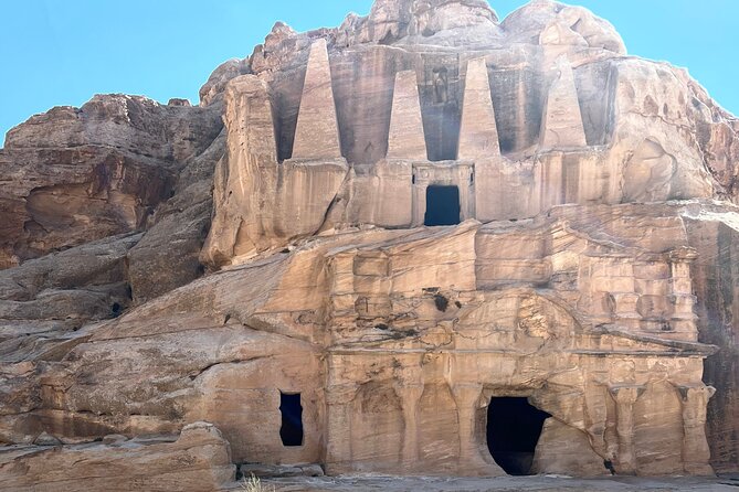Petra 1-Day Tour from Jerusalem with FREE Authentic Lunch - Entering Petra Through the Siq