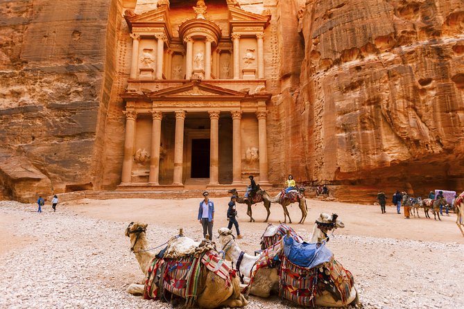 Petra 2-Day Tour from Tel-Aviv - Entering Petra through the Siq