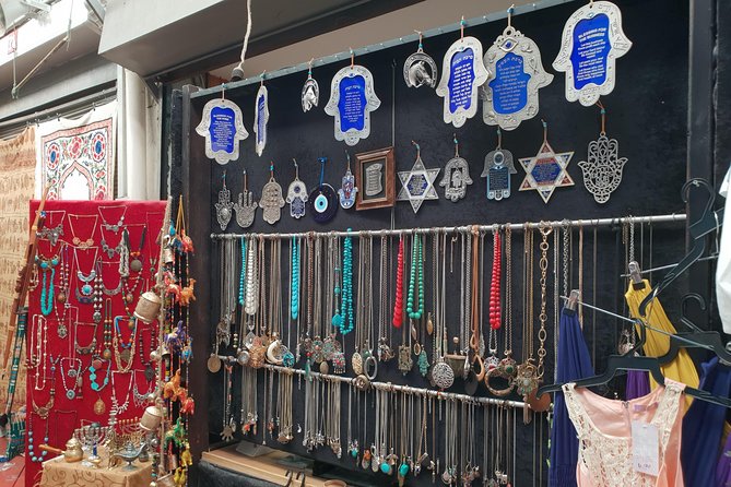 Privet walking tour in Tel Aviv-Yafo - Carmel Market: Tel Aviv on a plate