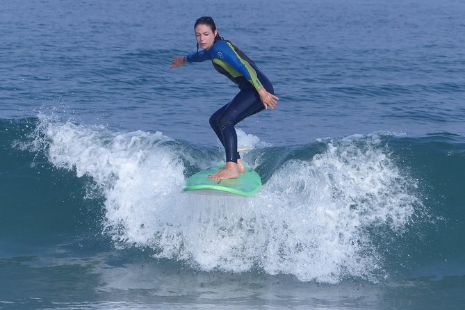 Professional Surfing lessons in the heart of Tel Aviv - What makes the equipment package good value