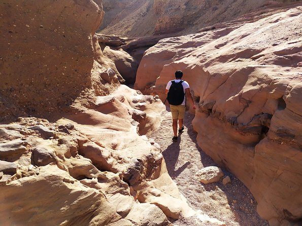 Red canyon jeep tour in Eilat - Mount Yoash and the four-country view