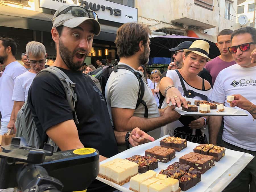 Tel Aviv: 2-Hour Levinsky Market Tour with Full Lunch - Spices, sweets, and baked goods