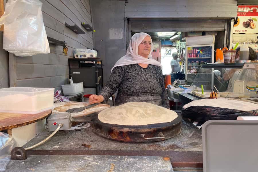 Tel Aviv: Carmel Market & Neighborhood Guided Walking Tour - Choosing the food-tasting upgrade