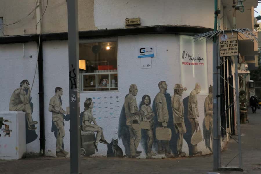 Tel Aviv: Florentin Saturday Walking Tour - Moving into Florentin’s creative streets