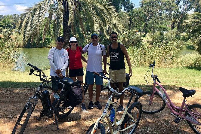 Tel Aviv Highlights Bike Tour - Habimah Square in five minutes