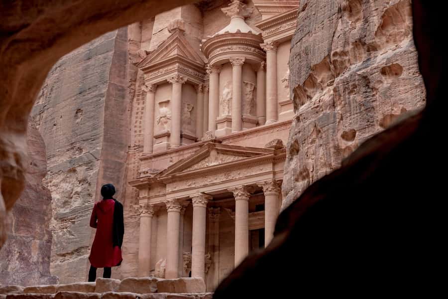 Tel Aviv: Petra & Wadi Rum 2-Day Glamping Trip with Flights - A Bedouin glamping night, not a bare tent