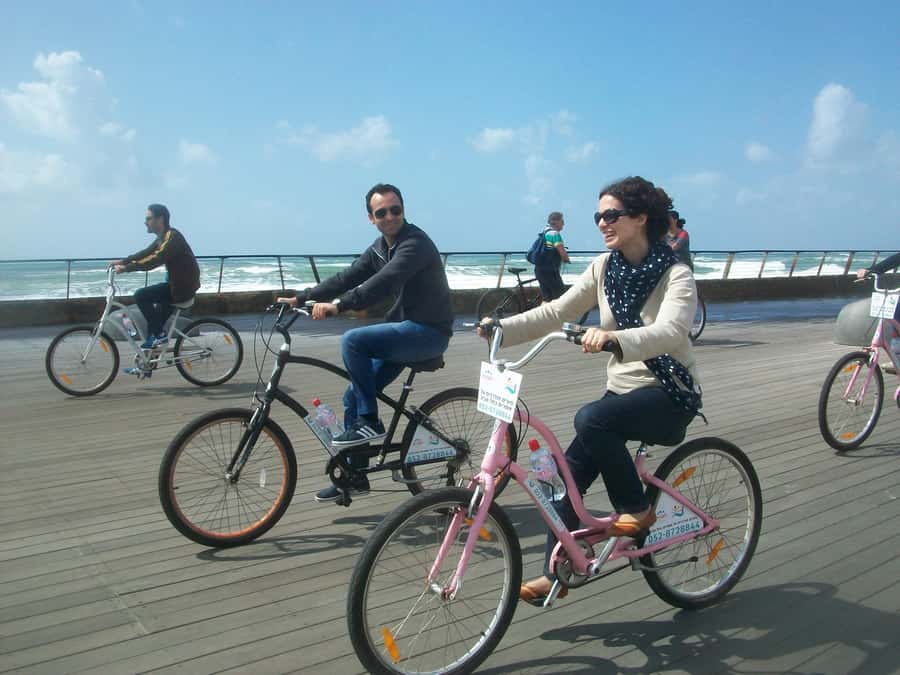 Tel Aviv: Private Bike Tour - Along the Promenade and Toward Tachana