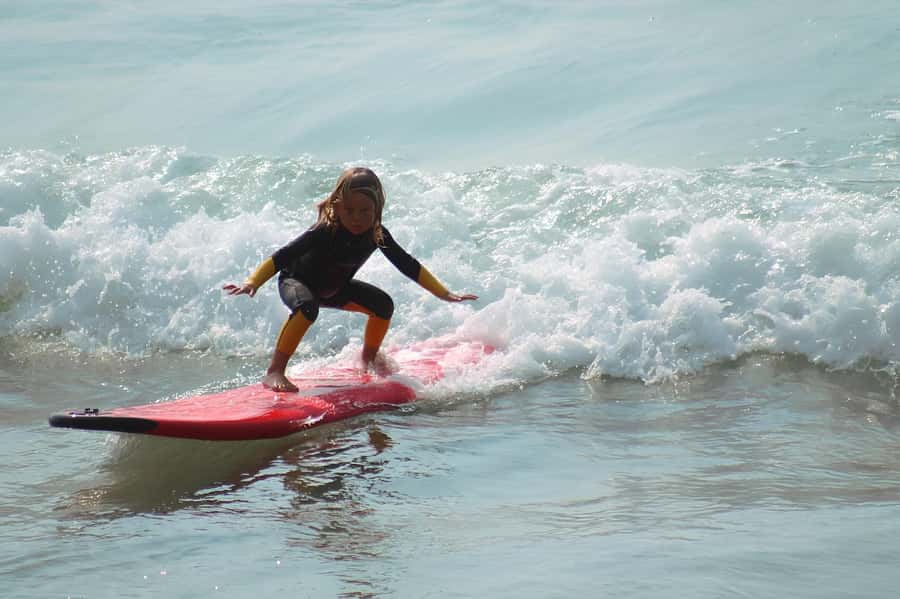 Tel Aviv: Professional Surfing Lessons at Beach Club TLV - What one hour really gives you