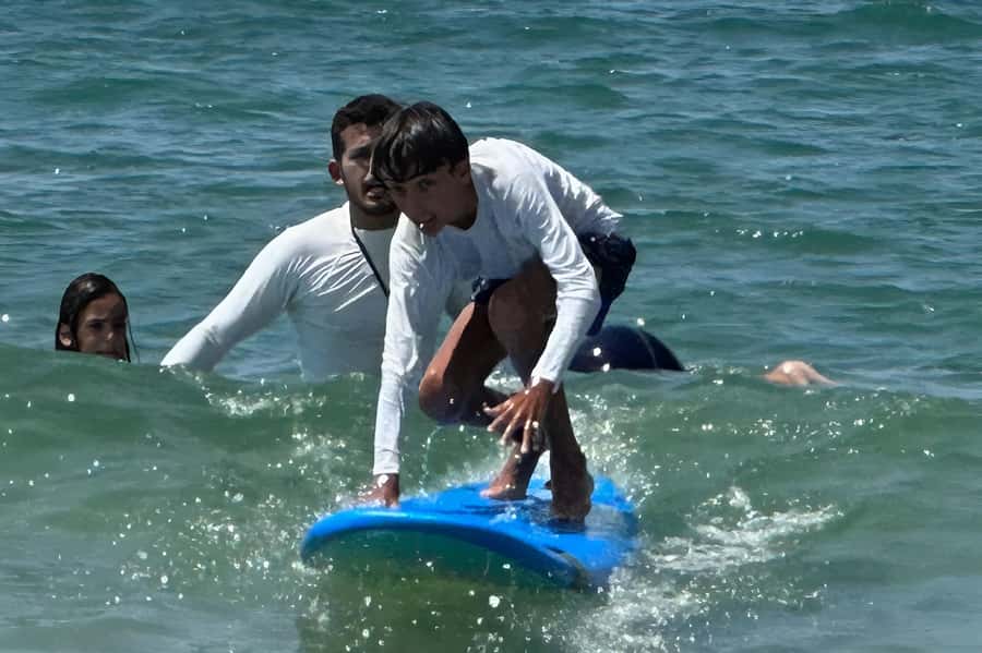 Tel Aviv: Professional Surfing Lessons at Beach Club TLV - Rinsing off and changing after the lesson