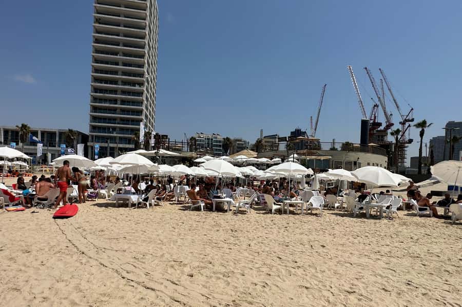 Tel Aviv: Professional Surfing Lessons at Beach Club TLV - Choosing the best time around Tel Aviv’s beach crowds