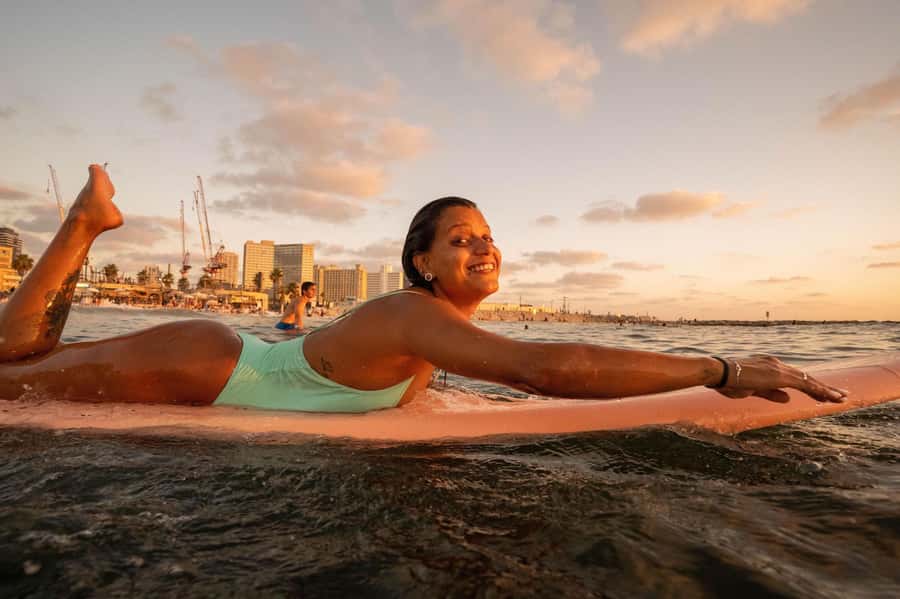 Tel Aviv: Professional Surfing Lessons at Beach Club TLV - Meeting your instructor and preparing on land