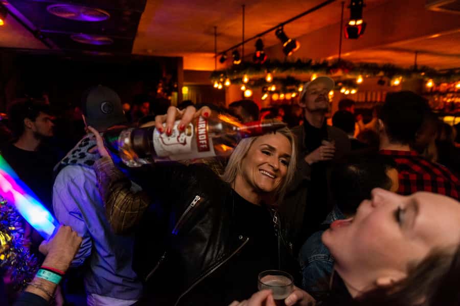 Tel Aviv: Pub Crawl with 4 Stops and Free Shots - Four Stops, Four Different Moods